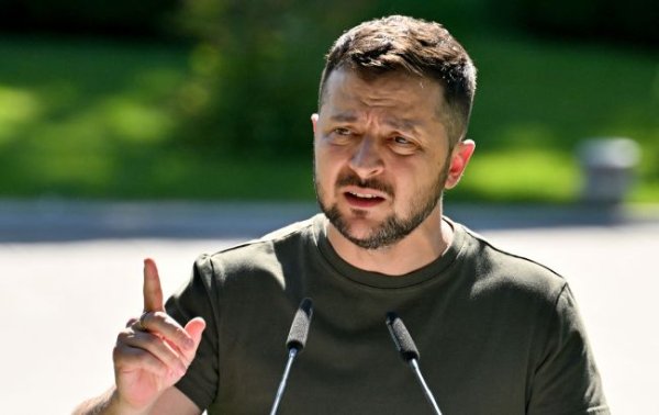 Зеленський: у нас є шанс перехопити ініціативу на фронті, але треба зброя від США
Зеленський: у нас є шанс перехопити ініціативу на фронті, але треба зброя від США
