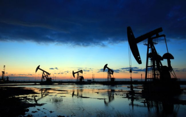 Цены на нефть выросли на фоне опасений по поставкам
Цены на нефть выросли на фоне опасений по поставкам