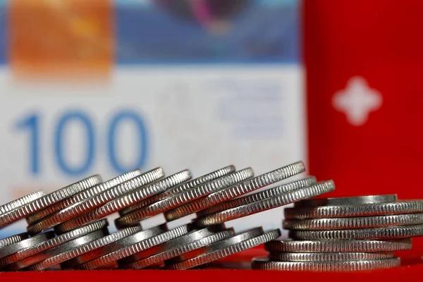 Инфляция в Швейцарии замедлилась до минимума с сентября 2021 года
Инфляция в Швейцарии замедлилась до минимума с сентября 2021 года