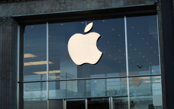 На тлі мільярдного позову ЄС. Apple змінить правила оплати сервісів потокової музики
На тлі мільярдного позову ЄС. Apple змінить правила оплати сервісів потокової музики
