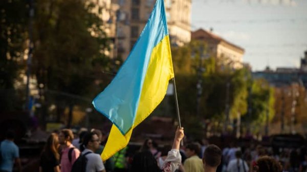 Опрос: 64% украинцев считают демократию лучшей системой правления Опрос: 64% украинцев считают демократию лучшей системой правления