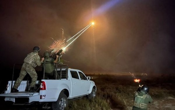 Нічна атака "Шахедів": сили ППО на півдні збили 7 дронів, є влучання в Одеській області
Нічна атака "Шахедів": сили ППО на півдні збили 7 дронів, є влучання в Одеській області
