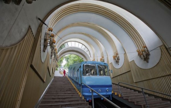 Трагедія на станції фунікулера у Києві: ДБР відкрило кримінальне провадження
Трагедія на станції фунікулера у Києві: ДБР відкрило кримінальне провадження