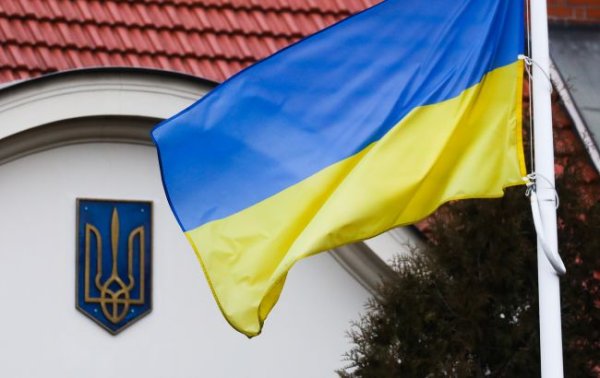 Чому чоловіків обмежили в консульських послугах і коли їх відновлять: роз'яснення МЗС
Чому чоловіків обмежили в консульських послугах і коли їх відновлять: роз'яснення МЗС
