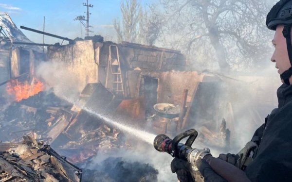 У Гуляйполі ворог з артилерії влучив по приватному будинку, постраждали чоловік і жінка
У Гуляйполі ворог з артилерії влучив по приватному будинку, постраждали чоловік і жінка