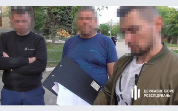 У Запоріжжі викрили правоохоронця, який вимагав від військового 100 тисяч хабаря
У Запоріжжі викрили правоохоронця, який вимагав від військового 100 тисяч хабаря