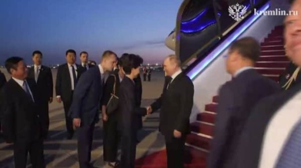 Путин прилетел в Китай, планирует разговор "тет-а-тет" с Си Цзиньпином Путин прилетел в Китай, планирует разговор "тет-а-тет" с Си Цзиньпином
