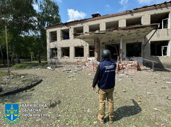 Через ворожі обстріли Вовчанської громади на Харківщині поранено мирного жителя
Через ворожі обстріли Вовчанської громади на Харківщині поранено мирного жителя