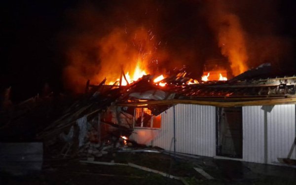 Нічна атака КАБами Золочева на Харківщині: пошкоджена ДЮСШ, поранена жінка
Нічна атака КАБами Золочева на Харківщині: пошкоджена ДЮСШ, поранена жінка