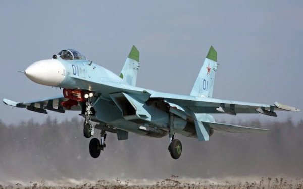 РосЗМІ: унаслідок атаки на аеродром "Кущевська" в Росії пошкоджено винищувач Су-27
РосЗМІ: унаслідок атаки на аеродром "Кущевська" в Росії пошкоджено винищувач Су-27