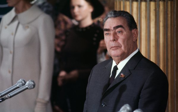 Не День перемоги? Навіщо Росія вигадала свято 9 травня
Не День перемоги? Навіщо Росія вигадала свято 9 травня