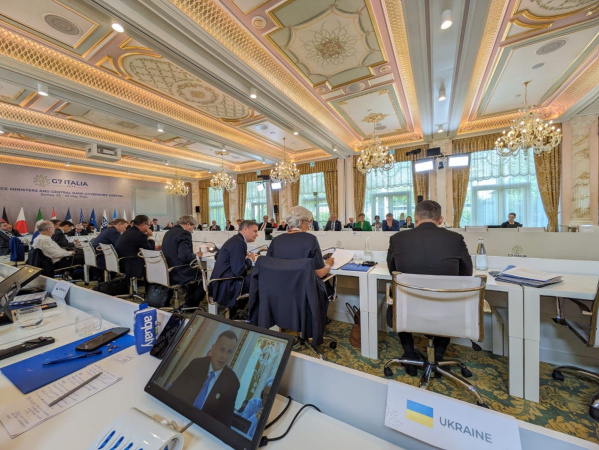 Министры финансов G7 поддержали план использования активов рф для финансирования Украины
Министры финансов G7 поддержали план использования активов рф для финансирования Украины