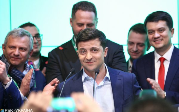 Зустріч із Путіним, ковід та війна. Головне про "п'ятирічку" президента Зеленського і що далі
Зустріч із Путіним, ковід та війна. Головне про "п'ятирічку" президента Зеленського і що далі