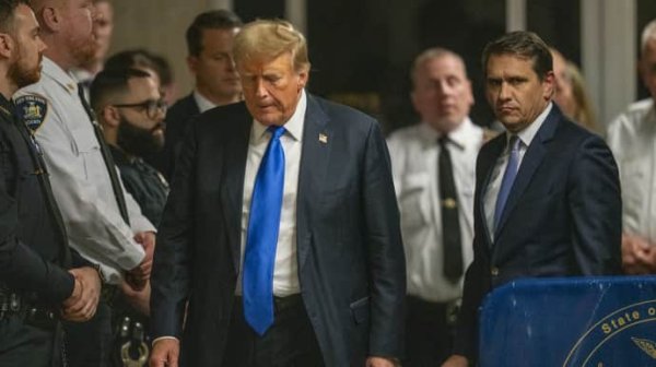 Жюри присяжных признало Трампа виновным по всем обвинениям Жюри присяжных признало Трампа виновным по всем обвинениям