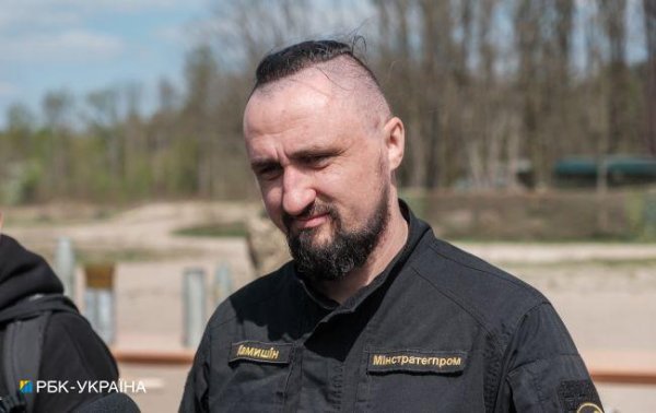 Ніколи не буде достатньо. Україна розраховує на постачання артснарядів від партнерів, - Камишін
Ніколи не буде достатньо. Україна розраховує на постачання артснарядів від партнерів, - Камишін