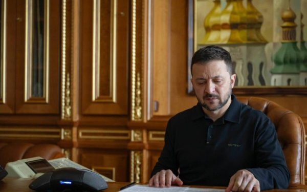 Зеленський підписав закон про збільшення штрафів за ухилення від мобілізації
Зеленський підписав закон про збільшення штрафів за ухилення від мобілізації