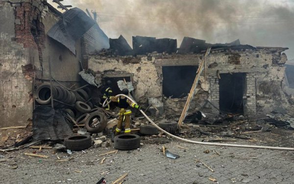 У Снігурівці на Миколаївщині ворожа ракета влучила в автомийку, кількість жертв збільшилася(оновлено)
У Снігурівці на Миколаївщині ворожа ракета влучила в автомийку, кількість жертв збільшилася(оновлено)