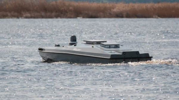 Дроны ГУР поразили 2 российских катера во временно оккупированном Крыму – источник Дроны ГУР поразили 2 российских катера во временно оккупированном Крыму – источник