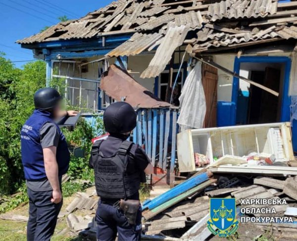 Росіяни вдарили по Харківщині модифікованими авіабомбами: постраждала жінка