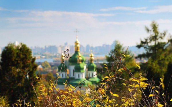 В Україні в неділю утримається суха погода, вдень до +24°
В Україні в неділю утримається суха погода, вдень до +24°