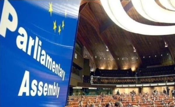 В ПАСЕ одобрили выплаты украинцам, желающим вернуться на родину
В ПАСЕ одобрили выплаты украинцам, желающим вернуться на родину