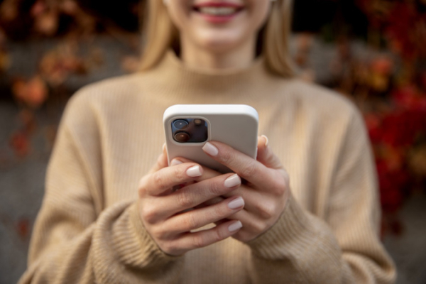 Apple ожидает значительное падение продаж, поскольку инвесторы ждут внедрения ИИ в iPhone
Apple ожидает значительное падение продаж, поскольку инвесторы ждут внедрения ИИ в iPhone