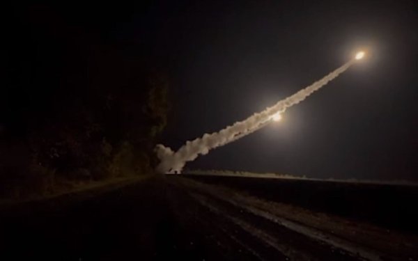 Партизани стверджують, що в Алушті уражено вузол зв'язку росіян
Партизани стверджують, що в Алушті уражено вузол зв'язку росіян