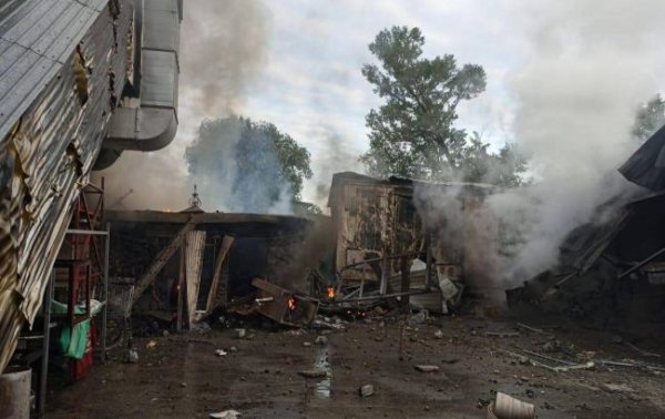 Пошкоджено склади та авто: наслідки ракетної атаки РФ на Київ
Пошкоджено склади та авто: наслідки ракетної атаки РФ на Київ