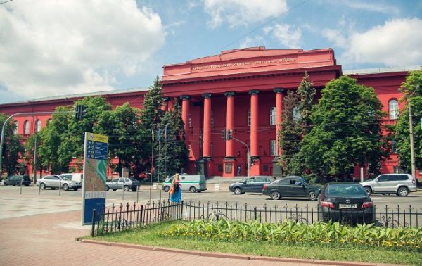 Відомий виш набирає абітурієнтів на військові спеціальності: які вимоги і куди звертатись
Відомий виш набирає абітурієнтів на військові спеціальності: які вимоги і куди звертатись