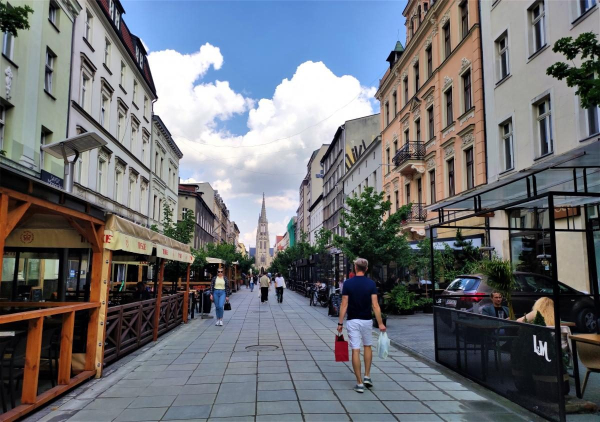 Пересадка в Катовіце: як дістатися до аеропорту, чим зайняти себе в місті
Пересадка в Катовіце: як дістатися до аеропорту, чим зайняти себе в місті