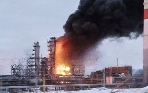 ЗМІ: Україна "комариними атаками" залишила РФ без бензину
ЗМІ: Україна "комариними атаками" залишила РФ без бензину