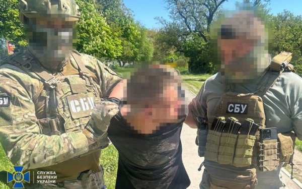 У Кропивницькому чоловік за допомогою вебкамери хотів скоригувати ворожі ракети по залізничних ешелонах ЗСУ
У Кропивницькому чоловік за допомогою вебкамери хотів скоригувати ворожі ракети по залізничних ешелонах ЗСУ
