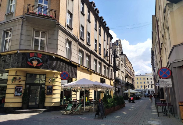 Пересадка в Катовіце: як дістатися до аеропорту, чим зайняти себе в місті
Пересадка в Катовіце: як дістатися до аеропорту, чим зайняти себе в місті
