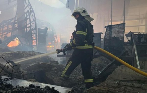 У Харкові знову зросла кількість жертв через удар по "Епіцентру"
У Харкові знову зросла кількість жертв через удар по "Епіцентру"