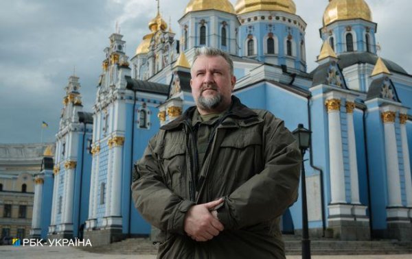 Капелан Костянтин Холодов: Наша церква дозволяє захищати зі зброєю в руках
Капелан Костянтин Холодов: Наша церква дозволяє захищати зі зброєю в руках