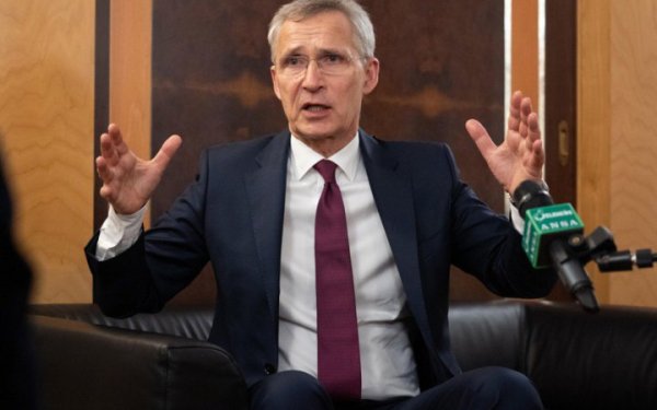 Столтенберг: Україна не просить про війська НАТО на своїй території
Столтенберг: Україна не просить про війська НАТО на своїй території