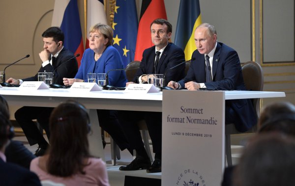 Зустріч із Путіним, ковід та війна. Головне про "п'ятирічку" президента Зеленського і що далі
Зустріч із Путіним, ковід та війна. Головне про "п'ятирічку" президента Зеленського і що далі