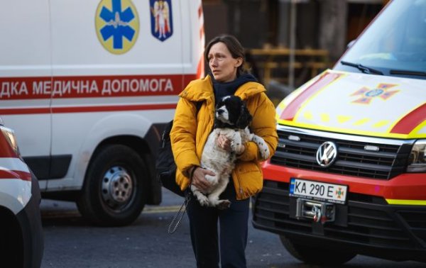 Росіяни вдарили по Харкову: атакували житлову забудову, багато поранених
Росіяни вдарили по Харкову: атакували житлову забудову, багато поранених