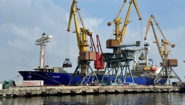 Морські порти України у квітні обробили 10 мільйонів тонн вантажів Морські порти України у квітні обробили 10 мільйонів тонн вантажів