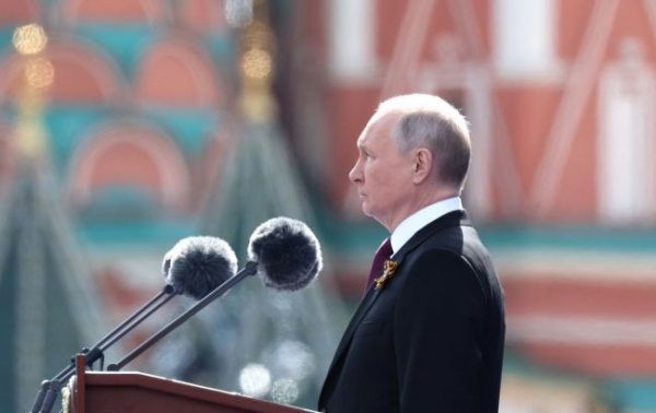 Не День перемоги? Навіщо Росія вигадала свято 9 травня
Не День перемоги? Навіщо Росія вигадала свято 9 травня