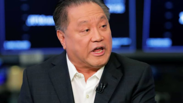 Гендиректор Broadcom стал самым высокооплачиваемым CEO в мире
Гендиректор Broadcom стал самым высокооплачиваемым CEO в мире