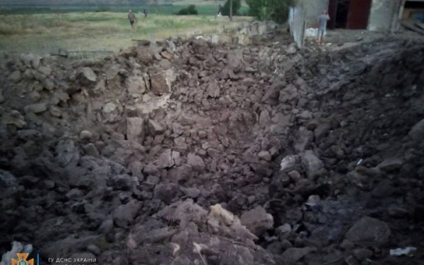 На Миколаївщині через падіння уламків дрона горіли складські приміщення
На Миколаївщині через падіння уламків дрона горіли складські приміщення