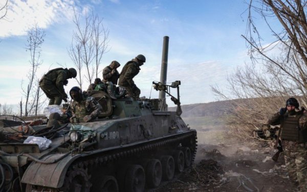 Українські захисники вдруге за тиждень знищили рідкісну ворожу САУ “Тюльпан”
Українські захисники вдруге за тиждень знищили рідкісну ворожу САУ “Тюльпан”