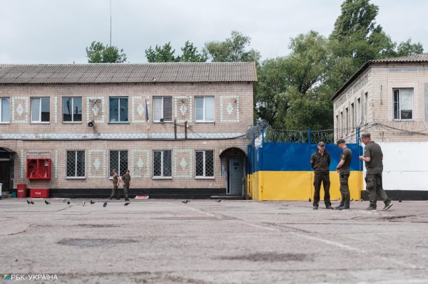 "Щоб запам'ятали не зеком". Чому ув'язнені йдуть на фронт і якою буде їхня служба
"Щоб запам'ятали не зеком". Чому ув'язнені йдуть на фронт і якою буде їхня служба