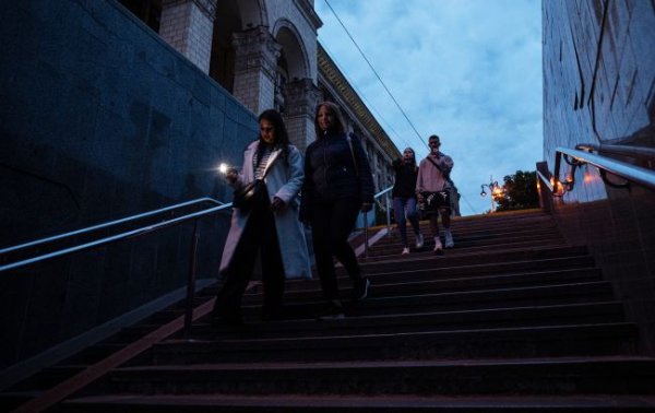 Всього 2 години. В "Укренерго" розповіли, коли вимикатимуть світло 9 червня
Всього 2 години. В "Укренерго" розповіли, коли вимикатимуть світло 9 червня