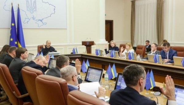 Уряд продовжив на три місяці бронювання працівників підприємств Уряд продовжив на три місяці бронювання працівників підприємств