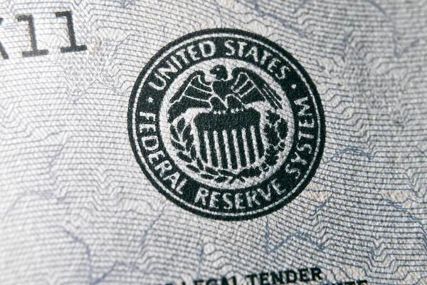 ФРС сохранила процентную ставку в диапазоне 5,25-5,5% годовых
ФРС сохранила процентную ставку в диапазоне 5,25-5,5% годовых