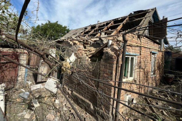 Росіяни обстріляли з БпЛА і важкої артилерії Нікопольщину та поранили неповнолітню 
                                
