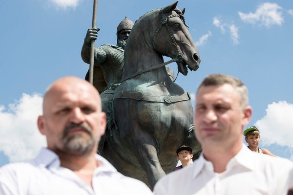Кличко открыл памятник Илье Муромцу Кличко открыл памятник Илье Муромцу