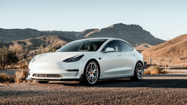 Tesla отзывает более 125 тысяч авто из-за неисправной системы безопасности
Tesla отзывает более 125 тысяч авто из-за неисправной системы безопасности